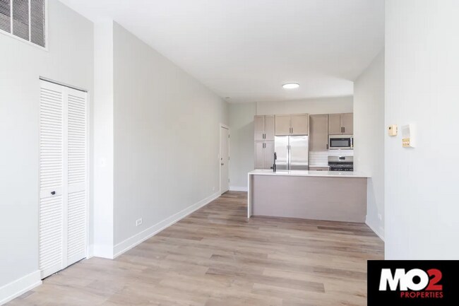 Foto del edificio - 3100 W Logan Blvd
