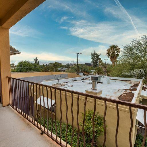 Photo - 2010 E 1st St House