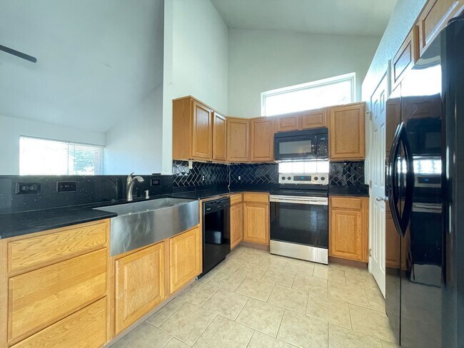 Foto del edificio - 3-Bedroom House on 1/2 an Acre for Rent in Killeen