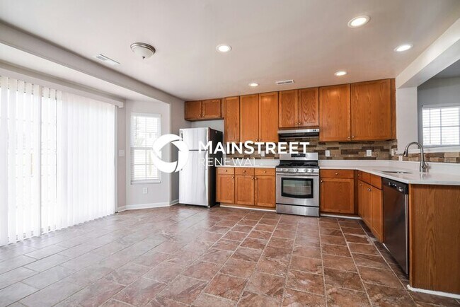 Foto del edificio - 3 Bedroom Pet-Friendly Home in RALEIGH, NC...