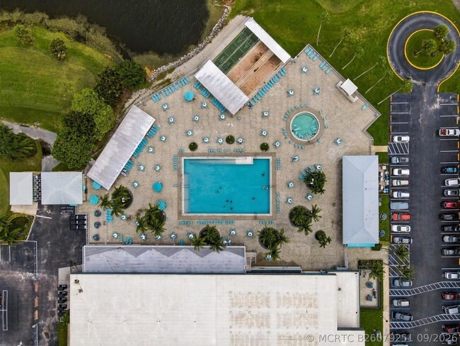 Foto del edificio - 74 Normandy B