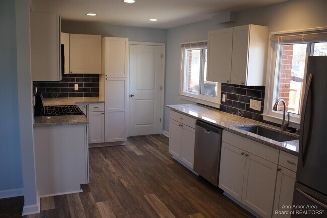 Foto del edificio - 275 Highland Dr