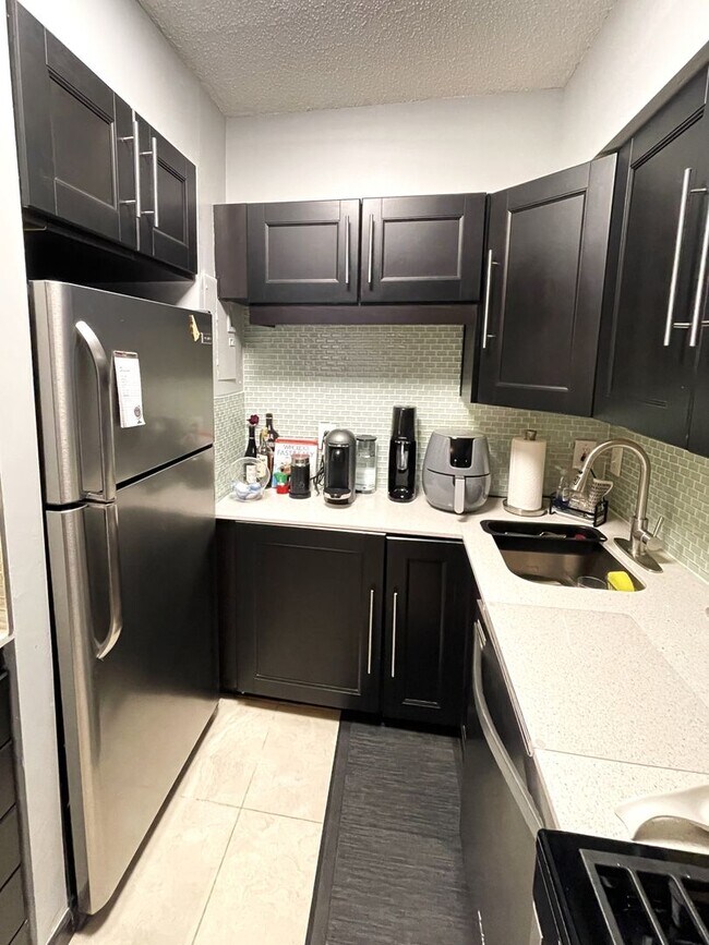 Foto del edificio - Beautiful 1 Bedroom in Heart of Bethesda