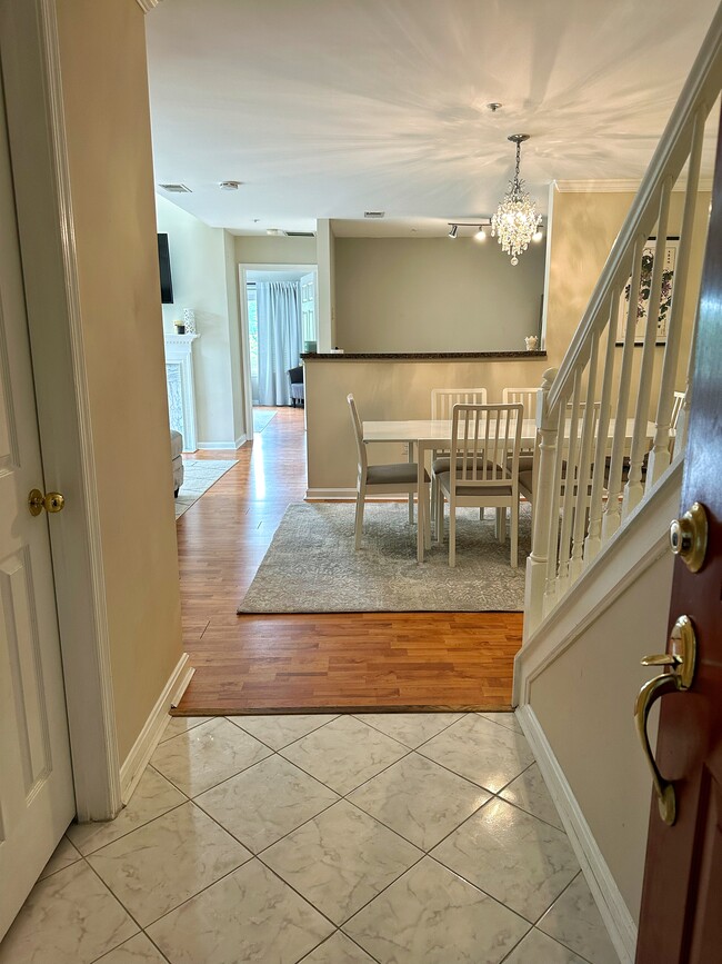 Entryway - 20406 Shore Harbour Dr