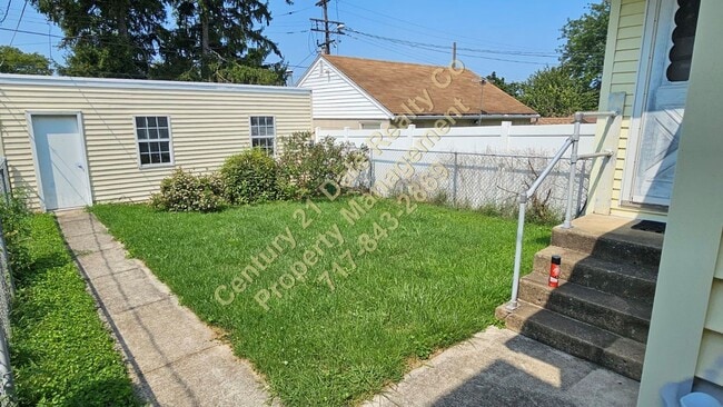 Building Photo - Charming 2 BR 2 Bath Home in York City wit...
