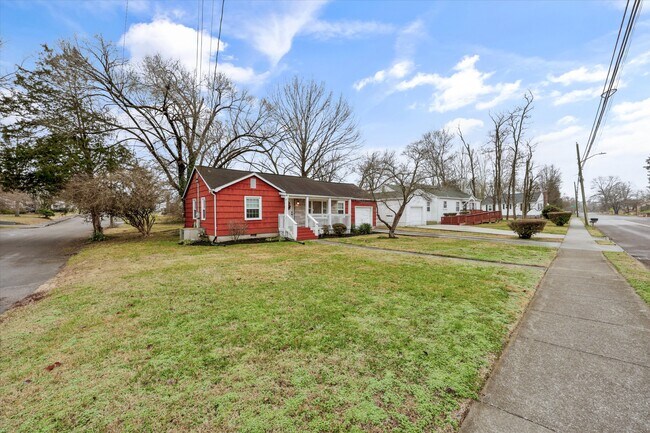 Building Photo - 2414 Fairmont Blvd