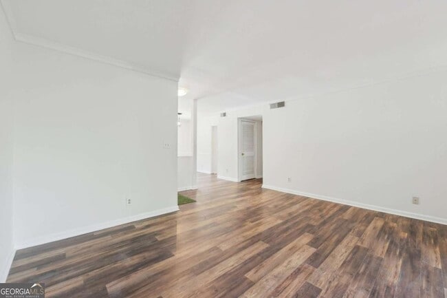 Building Photo - 72 Montre Square NW