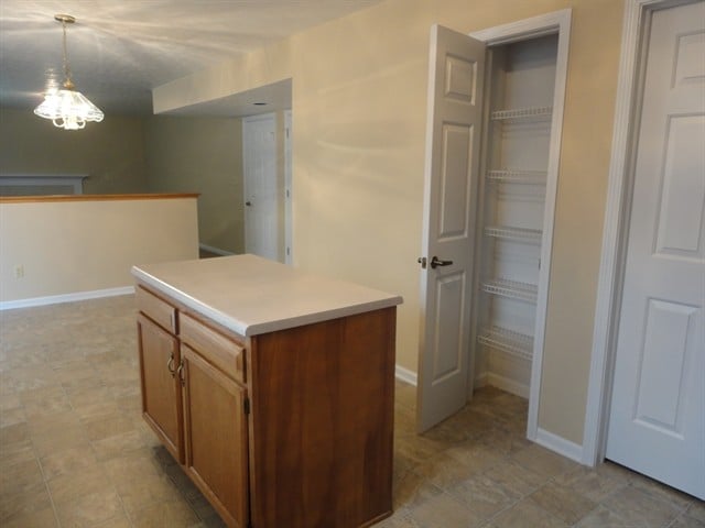 Building Photo - 2947 Hazelview Ln