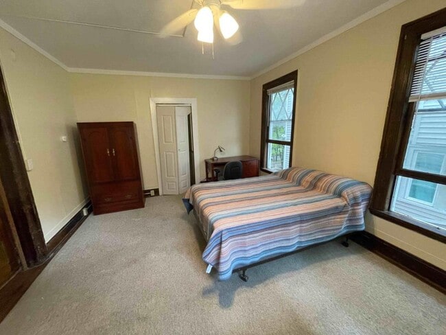 Foto del edificio - 526 Stewart Ave