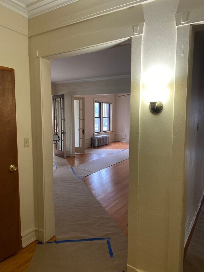 Foto del edificio - 2607 E 73RD St