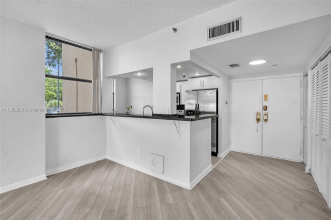 Foto del edificio - 1470 NE 123rd St