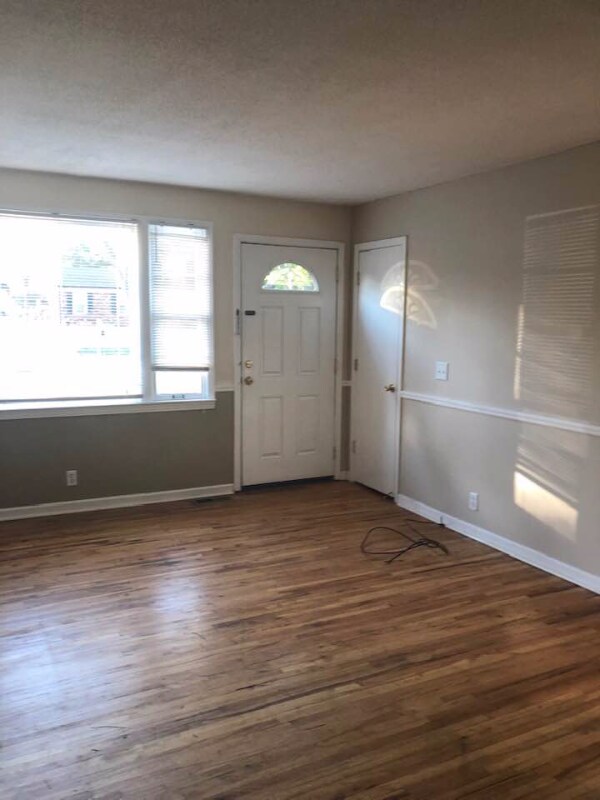 Foto del edificio - 240 Old Shackle Island Rd