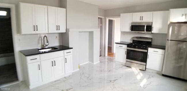 Foto del edificio - 2 br, 1 bath  - 98 N 13th St Apt 3