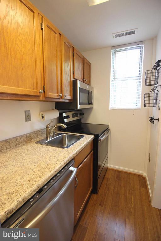 Foto del edificio - 1800 Queens Ln