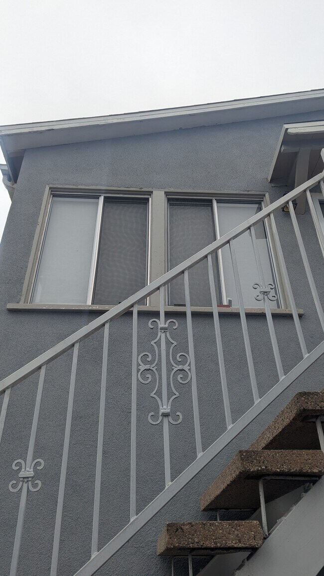 Foto del edificio - 803 1/2 Indiana Ave