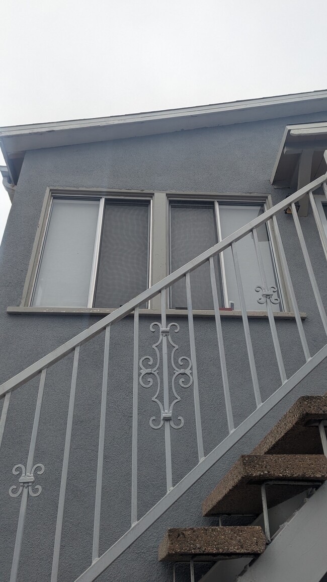 Building Photo - 803 1/2 Indiana Ave