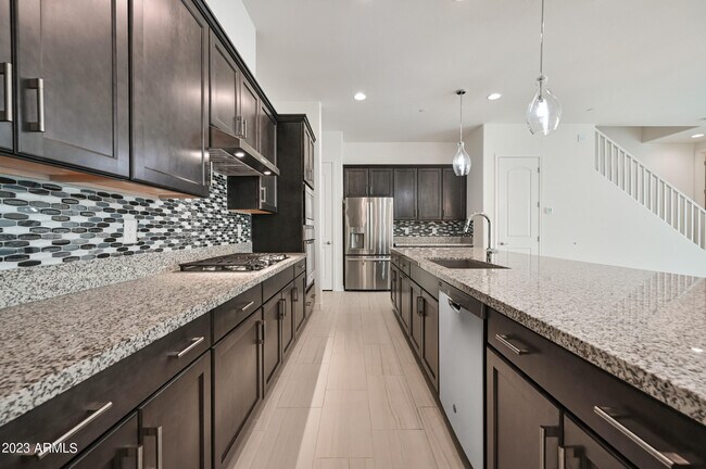 Foto del edificio - 23046 N 74th Pl