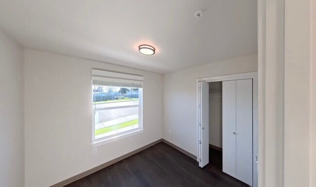 Foto del edificio - 900 N Oak Harbor St