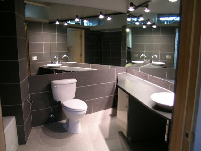 Building Photo - 2121 Dewey Ave