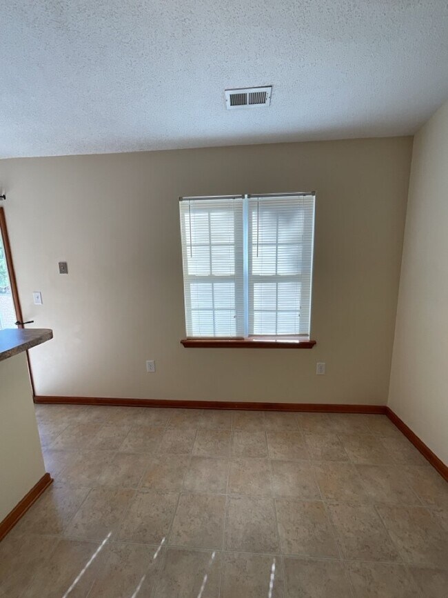 Building Photo - Charming 3 Bedroom Home in Sneads Ferry - ...