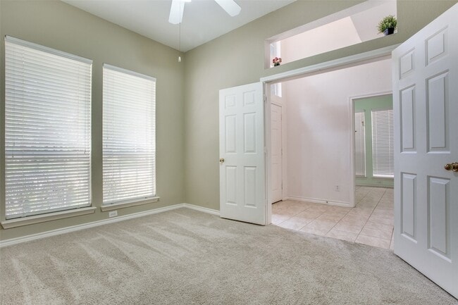 Building Photo - 3021 Sawtooth Dr