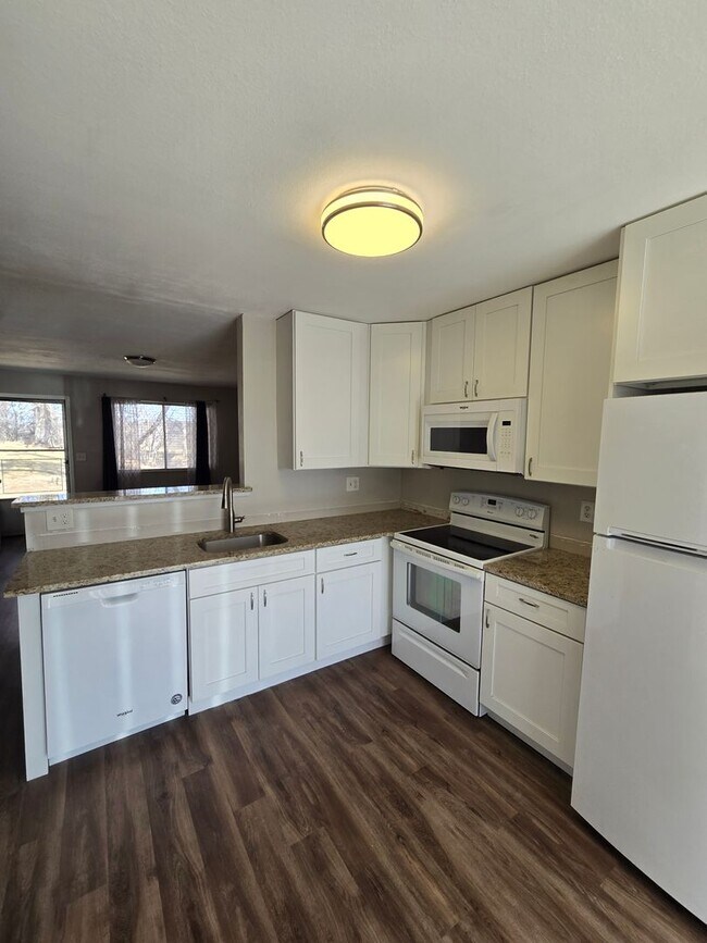 Foto del edificio - Ranch Style Townhome in convenient location