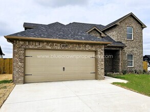 Building Photo - 1800 Aleia Cv