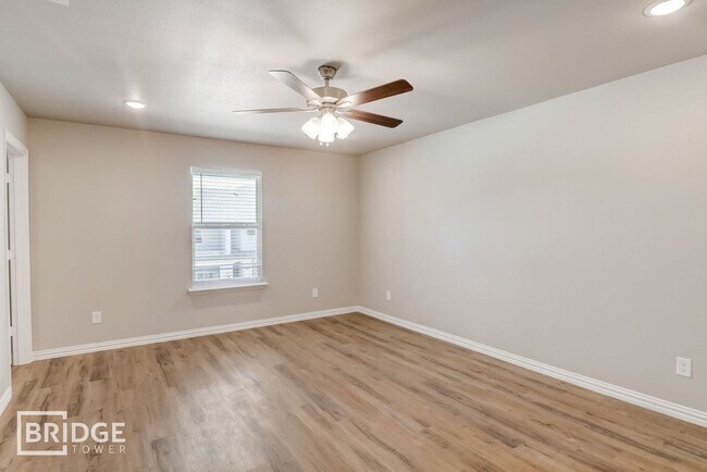 Building Photo - JUNIPER PLAN