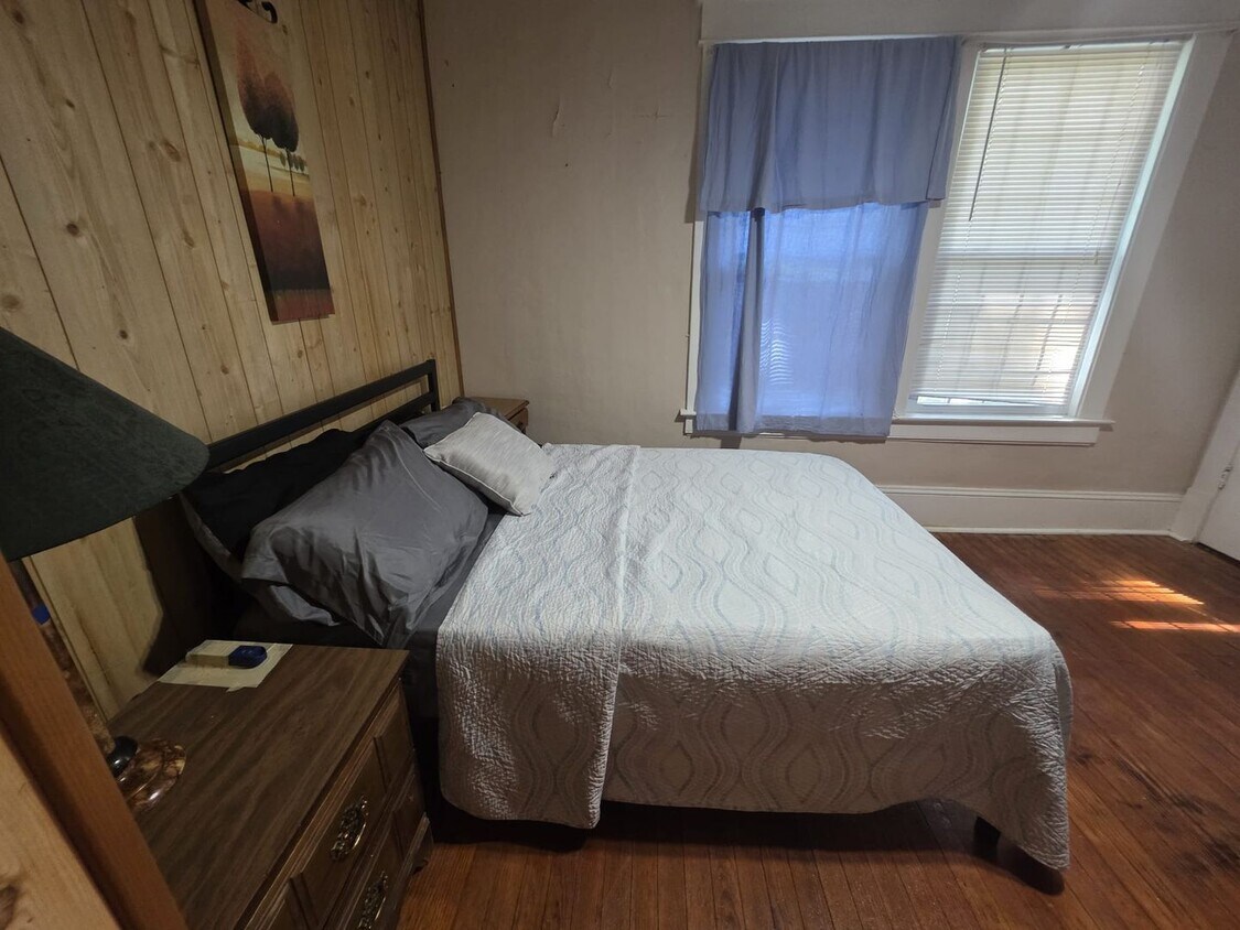 Building Photo - Villa Rooming house
