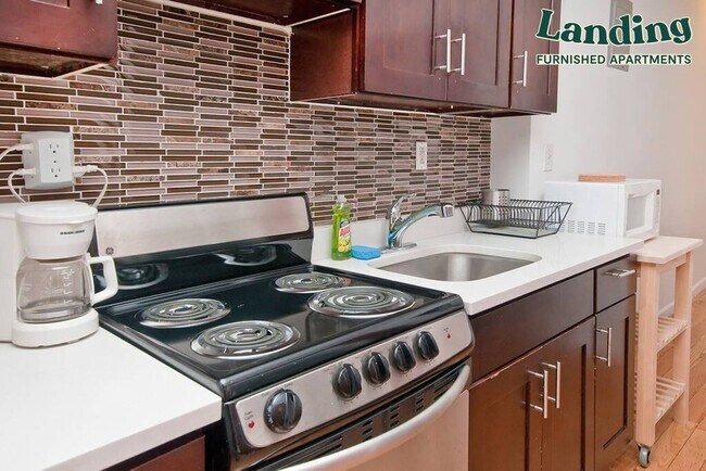 Building Photo - 320 E 109th St