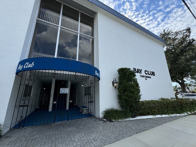 Foto del edificio - "Coastal Comfort Awaits: Spacious 2-Bed, 2...