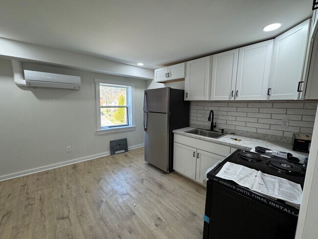 Foto del edificio - 2 bedroom 1 bath Apartment close to campus