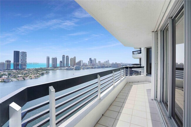 Foto del edificio - 3530 Mystic Pointe Dr