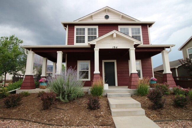 Foto del edificio - Beautiful 3bdrm 3bath home in Gold Hill Mesa