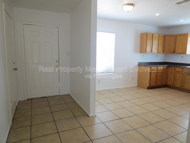 Building Photo - 2950 E Mobile Ln