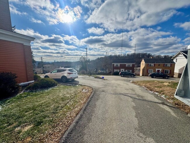 Photo - 4451 Highridge St Apartment