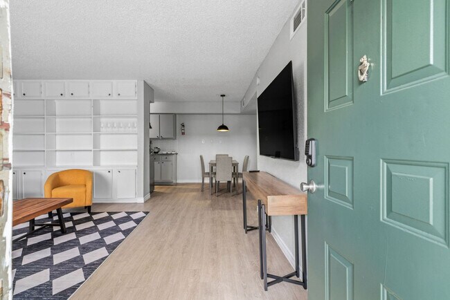 Foto del edificio - 1307 Wilcrest Dr