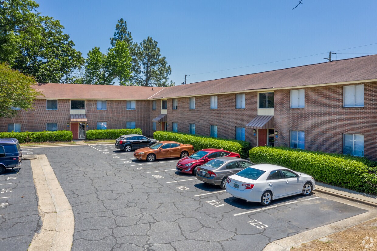 Overlook Club Apartments 100 Lockwood Ct Columbus, GA