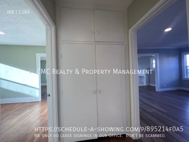 Photo - 1932 W 76th St House