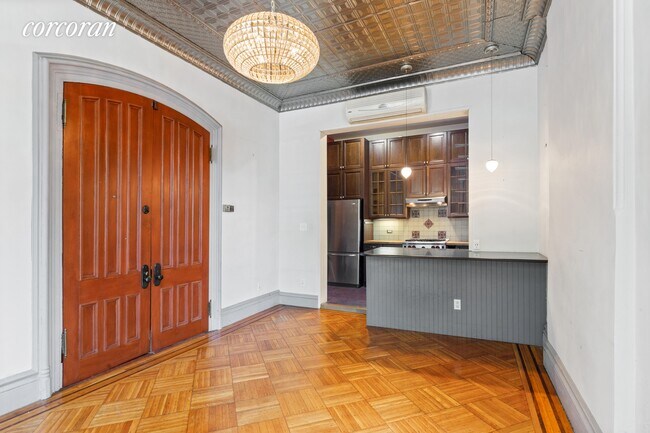 Building Photo - 18 Herkimer St