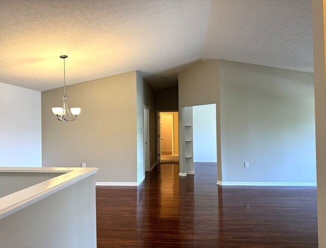 Foto del edificio - 5301 Pacer Ln