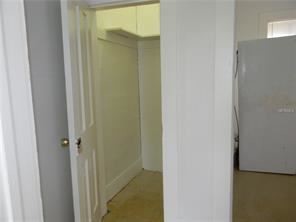 Building Photo - Studio, 1 bath Apartment - 1009 E. 2nd St