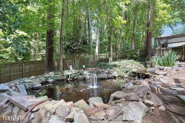 Foto del edificio - 3 br, 2 bath House - 145 Pond Way