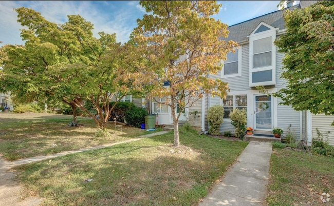 Building Photo - 15357 Gatehouse Terrace