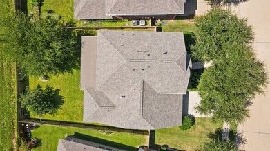 Building Photo - 714 Coggins Point Way