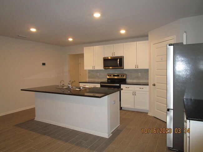 Building Photo - 7277 Ellie B Dr