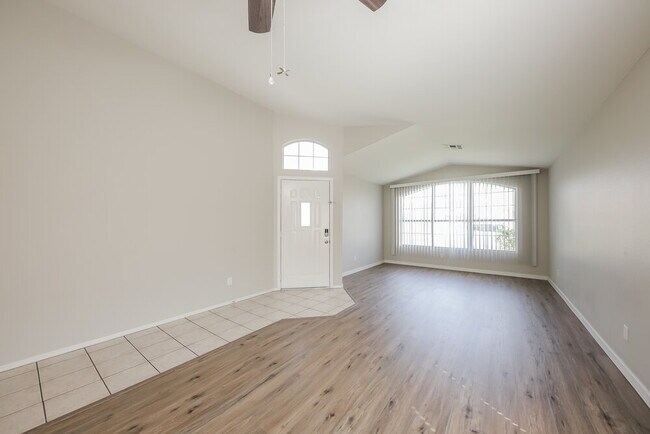 Foto del edificio - 8977 W Tierra Buena Ln