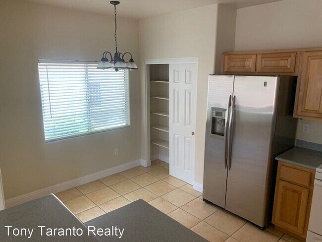 Building Photo - 3 br, 3 bath House - 9132 Bushy Tail Ave U...