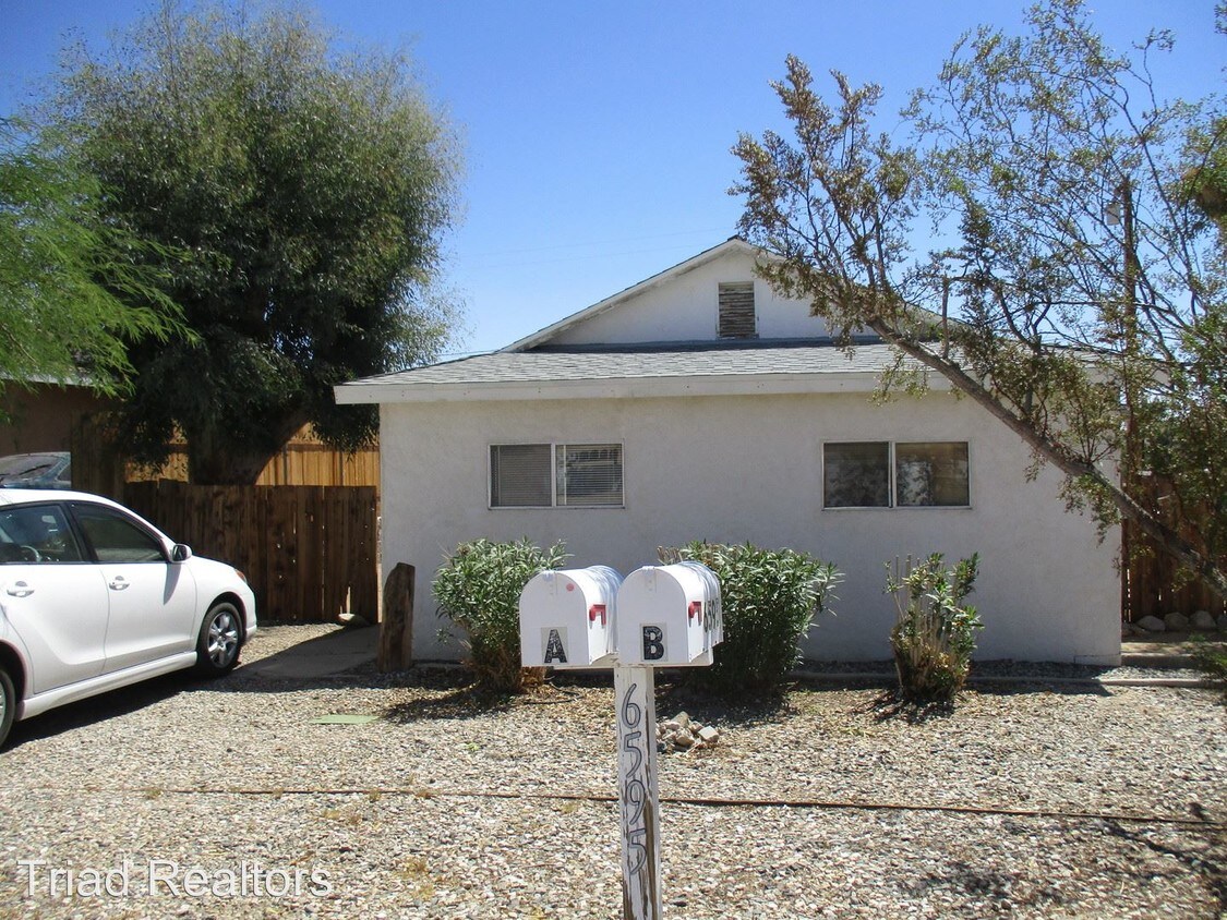 6595 Oasis Ave, Twentynine Palms, CA 92277 House for Rent in