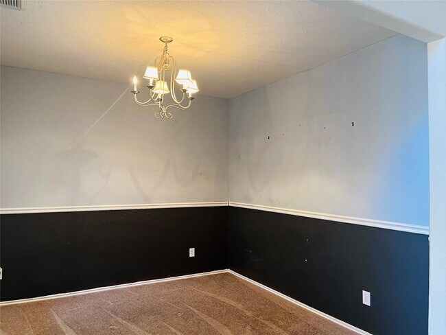 Foto del edificio - 2115 Vermillion Oak St